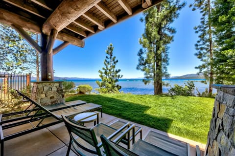 Patio, Natural landscape, View (from property/room), Balcony/Terrace, Seating area, Lake view