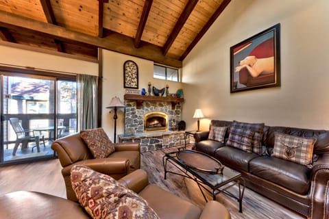 Day, Living room, fireplace, furniture