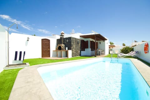 Property building, Pool view, Swimming pool