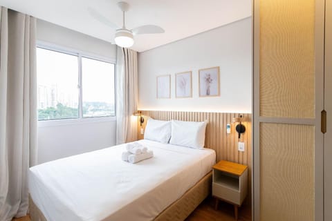 Bed, Photo of the whole room, Bedroom, fireplace, towels