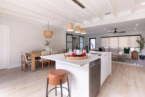 Kitchen or kitchenette, Living room, Dining area