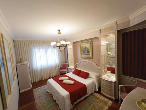 Seating area, Bedroom