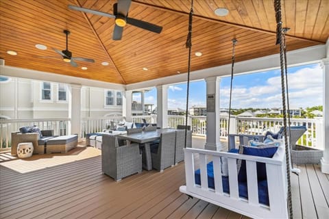 View (from property/room), Balcony/Terrace, Seating area, Dining area