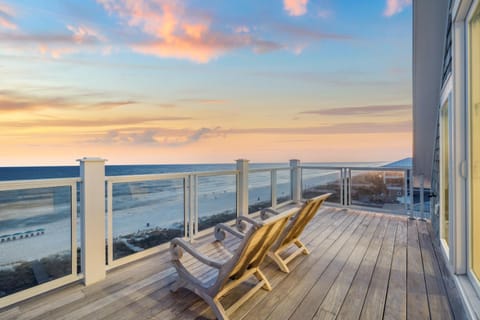 Sea Castle by 30A Escapes House in Sunnyside