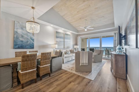 Living room, Dining area, Sea view