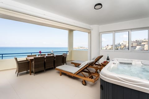 Hot Tub, Sea view, sunbed