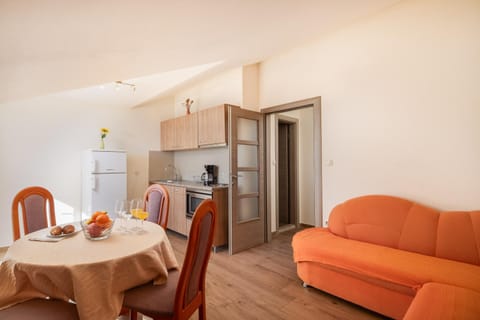 Filip Apartments - Free parking Apartment in Makarska