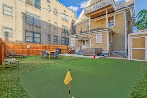 Crescent Estate - Golf Hot Tub BBQ Large Groups House in Colorado Springs