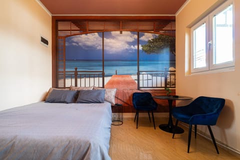 Bed, Photo of the whole room, Seating area, hair dresser
