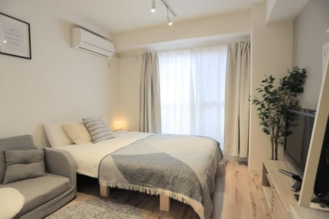 Bed, TV and multimedia, Photo of the whole room, Bedroom, internet, air conditioner