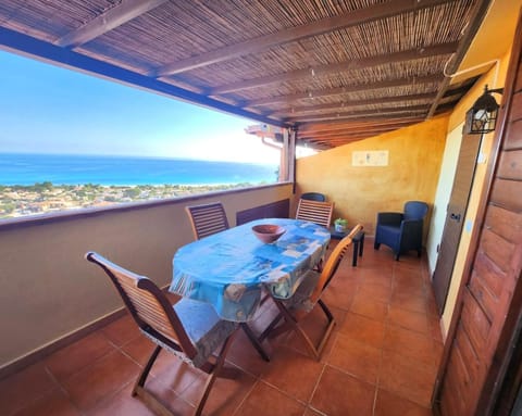 View (from property/room), Balcony/Terrace, Dining area