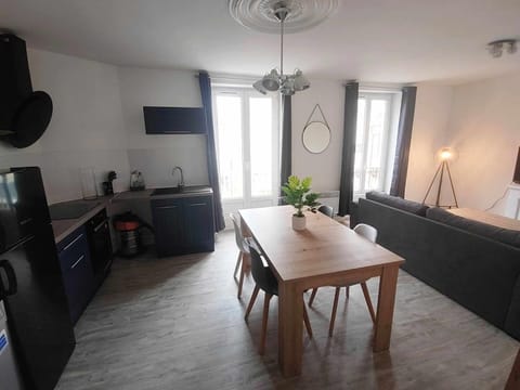 TV and multimedia, Living room, Seating area, Dining area, hair dresser, kitchen