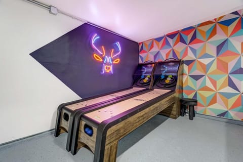 Pikes Estate 5 Apts Fire Pit Big Groups 20+ House in Colorado Springs