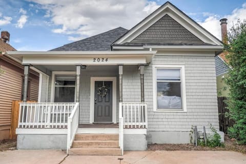 Pikes Peak Pool Hall - Near Top Spots BBQ Fire Pit House in Old Colorado City