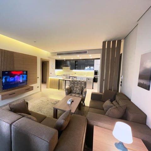 TV and multimedia, Kitchen or kitchenette, Living room, Seating area