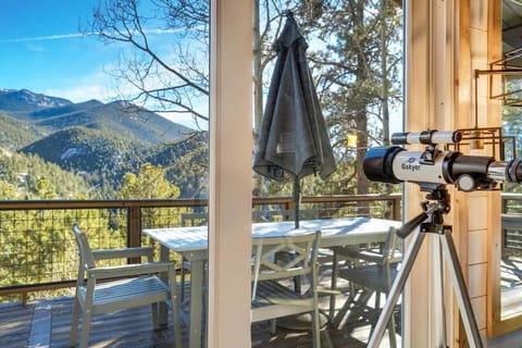 Timber Peak Cabin - Hot Tub BBQ Scenic Views Cabin in Colorado