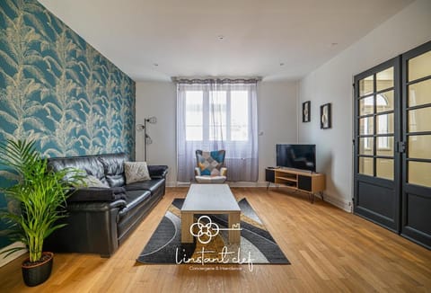 Maison d exception au Mans Garage XXL et Terrasse House in Le Mans