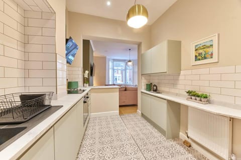 Modern Luxury 2-Bedroom Oasis in Heart of Whitley Apartment in Whitley Bay