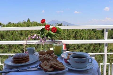 Breakfast, Breakfast