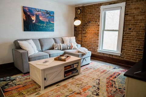 Miners Bend - Historic Locale Scenic Workspace Apartment in Old Colorado City