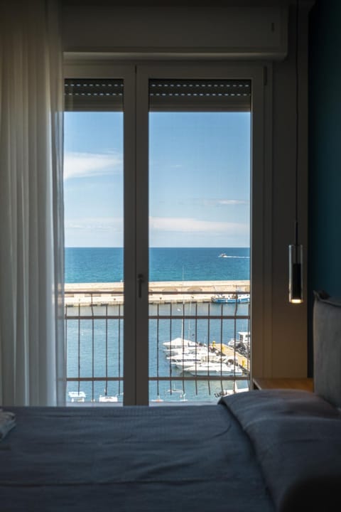 Bed, View (from property/room), Balcony/Terrace, Photo of the whole room, Bedroom, Sea view