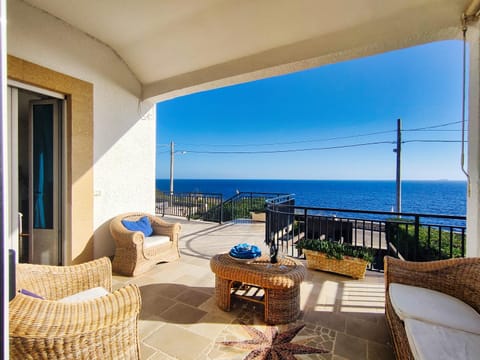 View (from property/room), Balcony/Terrace, Sea view