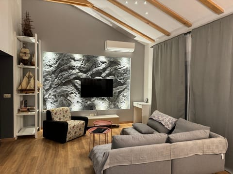 Communal lounge/ TV room, Living room