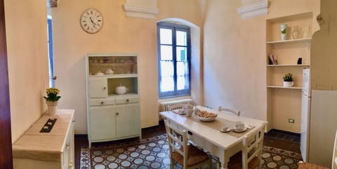 Dining area, Lunch, internet