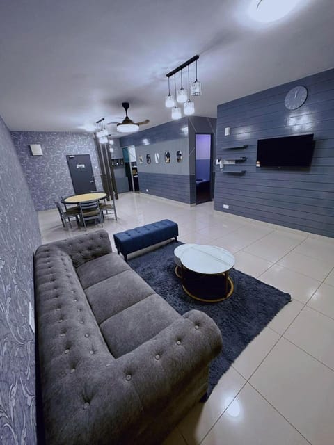 TV and multimedia, Living room, Seating area, fireplace