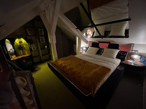 Aux Quatre Petits clos Apartment in Île-de-France