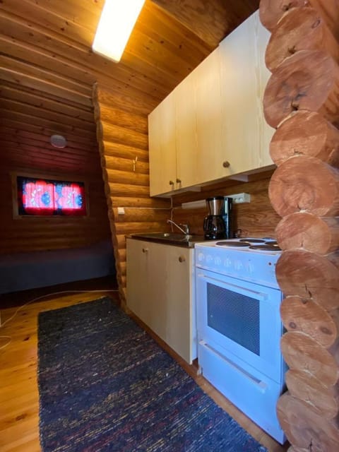 Kitchen or kitchenette, minibar, pet friendly, stove