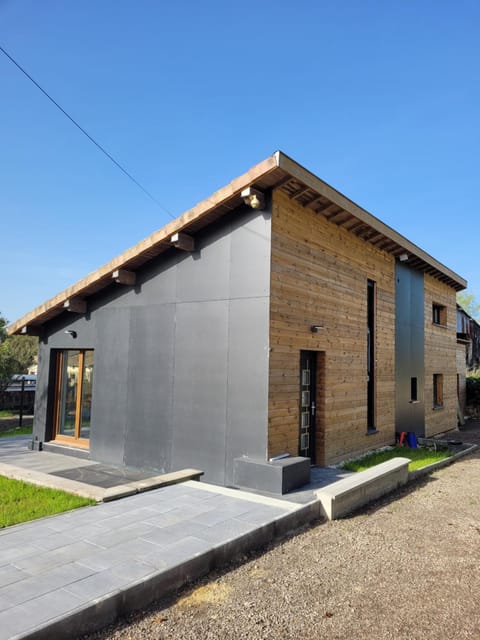 Property building, Patio, Patio, Garden, Garden, Garden view, Garden view