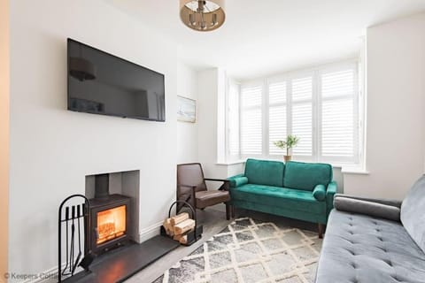 Living room, Seating area, flat iron