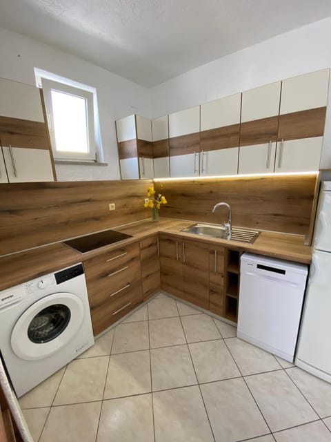 Apartments and Rooms Pavla Bed and Breakfast in Lika-Senj County