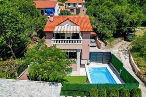 Property building, Spring, Day, Garden, Garden view, Pool view, Swimming pool, sunbed