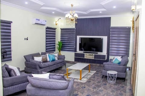 Communal lounge/ TV room, TV and multimedia, Living room