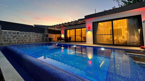 Property building, Pool view, Swimming pool, sunbed