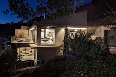 Patio, Night