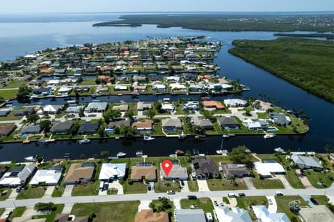 House With A Boat - Boat, Heated Pool, Kayaks House in Port Charlotte
