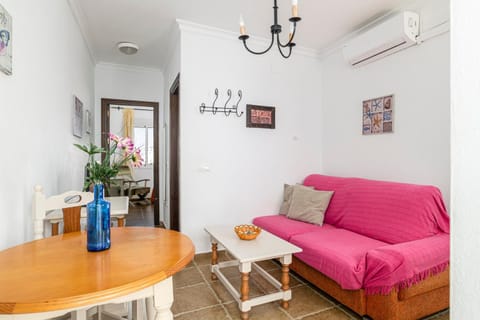 Living room, Seating area, Dining area, air conditioner