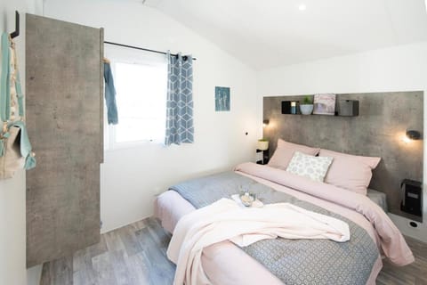 Chalet Bord de Mer Campground/ 
RV Resort in Normandy