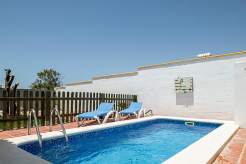 Day, Pool view, Swimming pool, sunbed