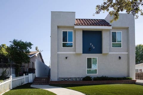 2BD/2BA Apartment in DT ALhambra Apartment in Alhambra