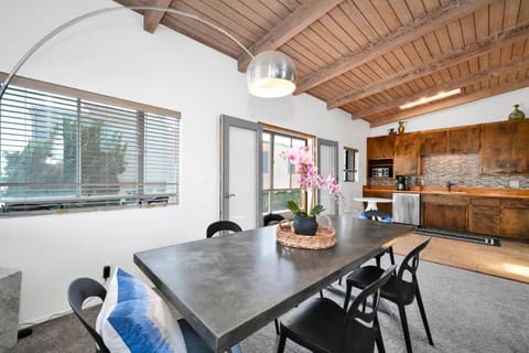 Beautiful home on Seashore Dr House in Costa Mesa