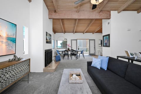 Beautiful home on Seashore Dr House in Costa Mesa