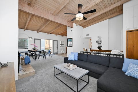 Beautiful home on Seashore Dr House in Costa Mesa