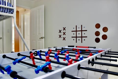 7 Bedroom Duplex Home with Rooftop & Peek-A-Boo Ocean View House in Balboa Peninsula