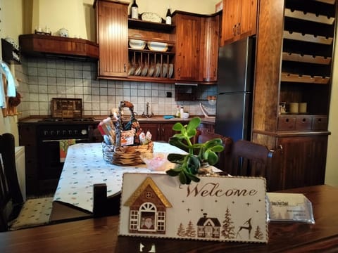 Decorative detail, Dining area, kitchen