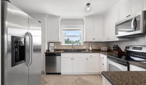 Beachside Bliss Beach House House in Pensacola Beach