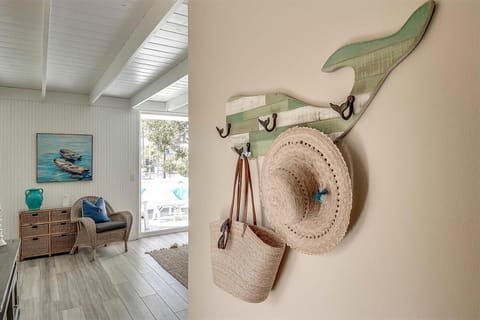 2 Bedroom Upstairs Apt 1 block from the beach! House in Balboa Peninsula